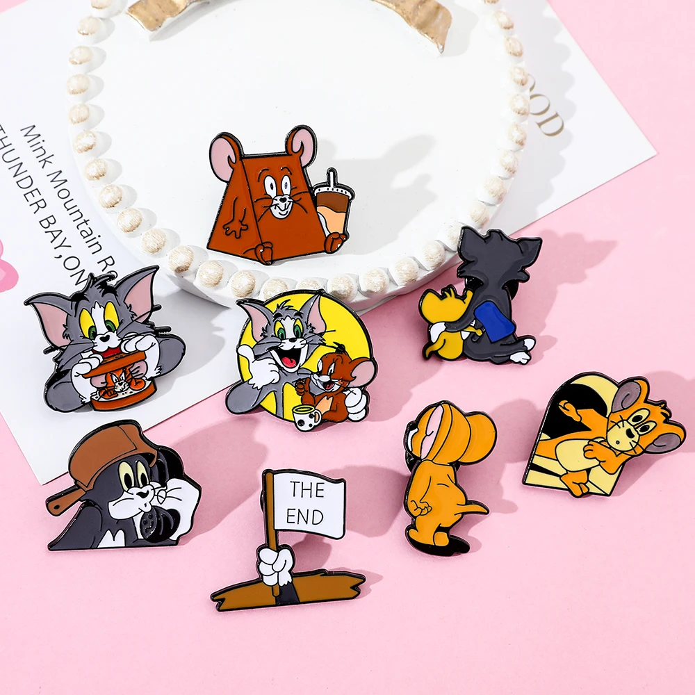 Classic Cartoon Tom and Jerry Series Enamel Pins Lovely Cat and Mouse Brooch Badges Gifts for Fans