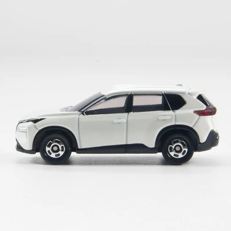 TAKARA TOMY Tomica 1:63 NO.117 Nissan X-TRAIL Alloy Car Dream Series Simulation Alloy Finished Car Model Toy Collection Gifts