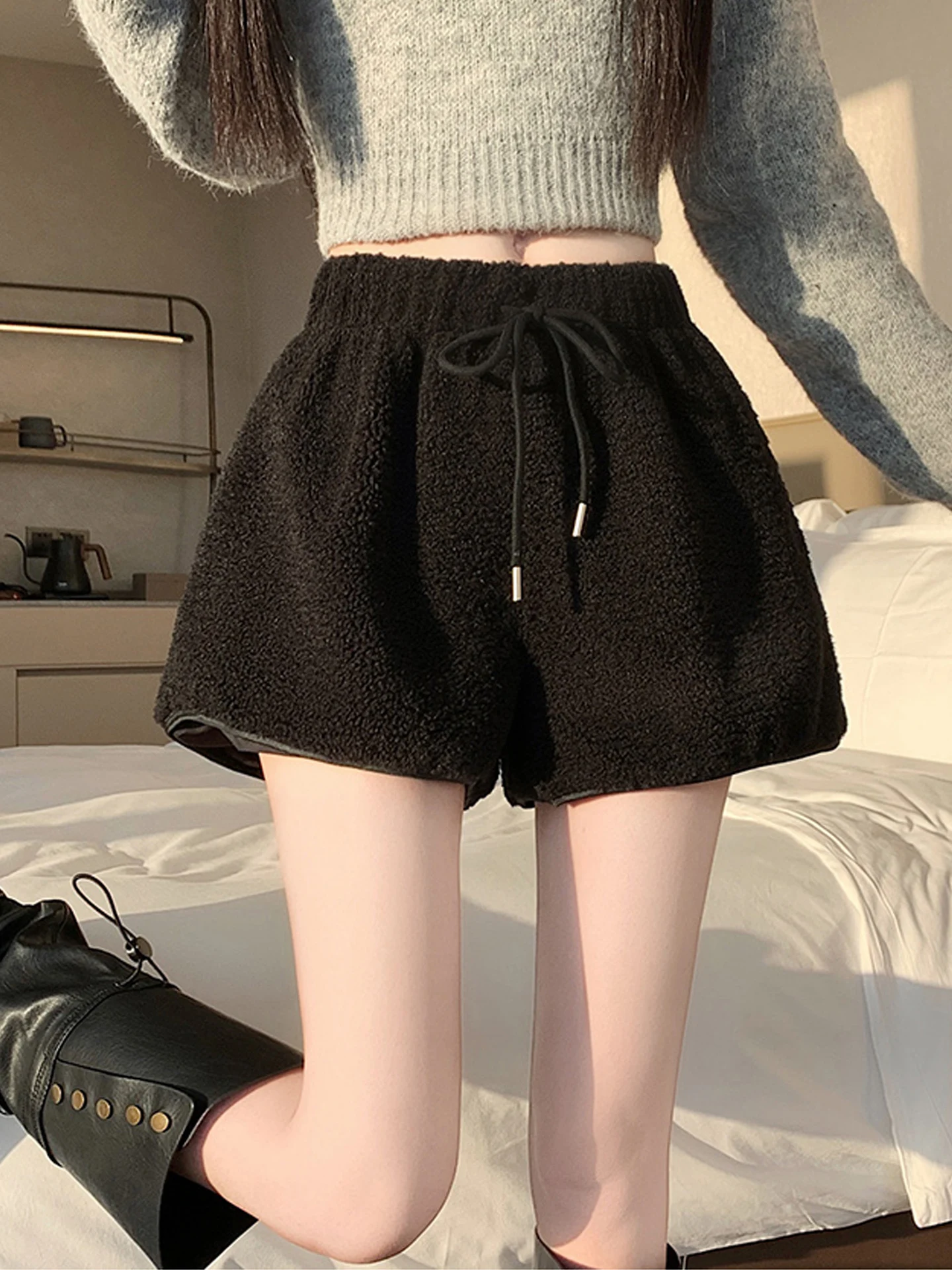 

Женские утепленные брюки-клеш с высокой талией из овчины, осенне-зимние, модные, для стройности, в стиле ботинок-трубы