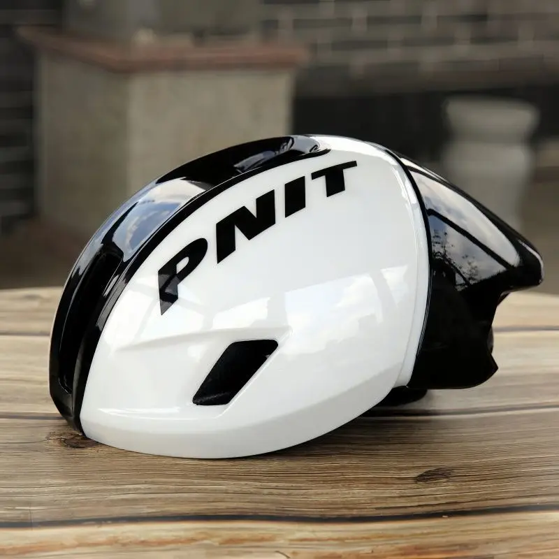 

Professional Grade PNIT Ballista Aerodynamic Lightweight Helmet for Road Bike Racing Enthusiasts