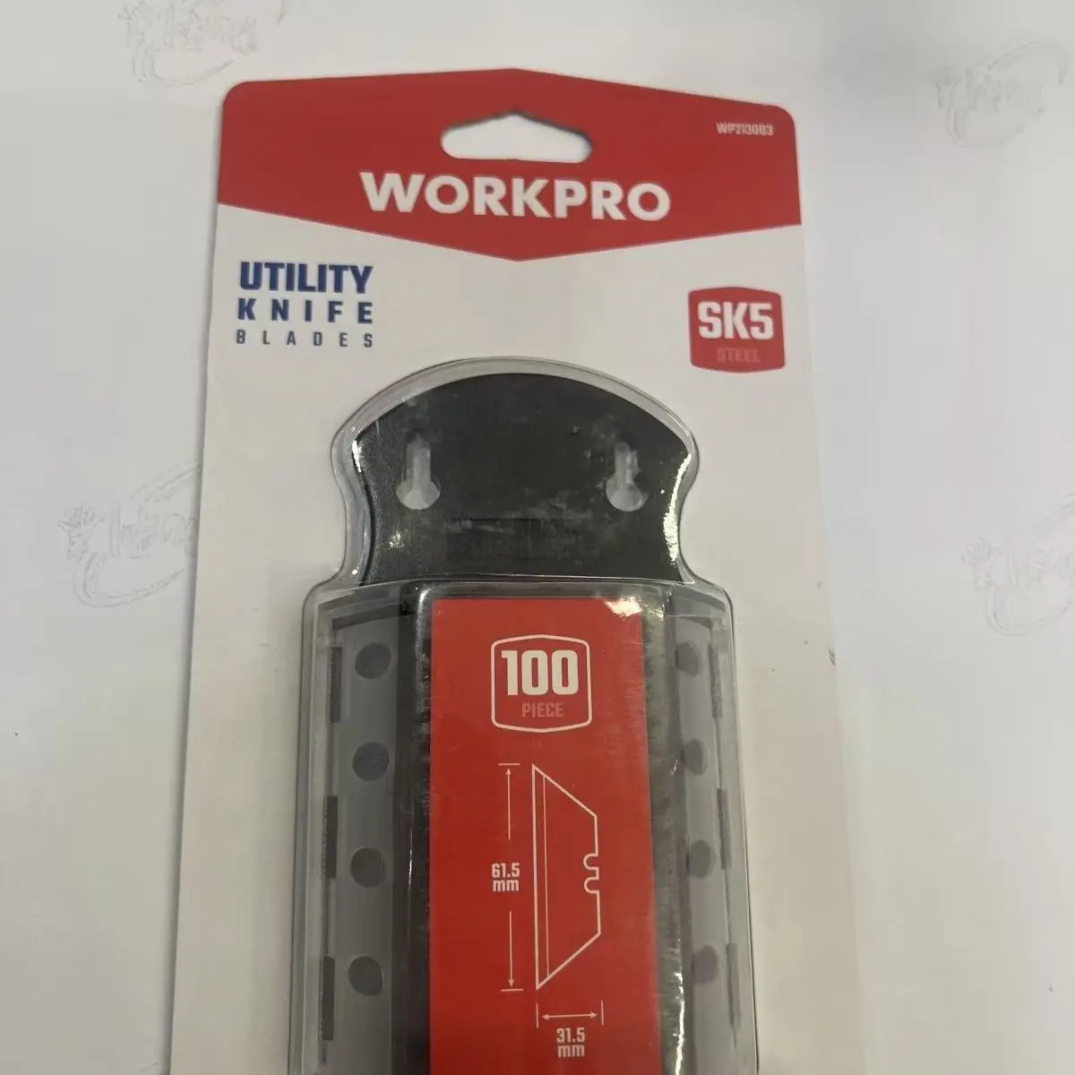 set-di-100-lame-pratiche-sk5-di-grado-industriale-con-scatola-lame-tipo-t-lame-trapezoidali