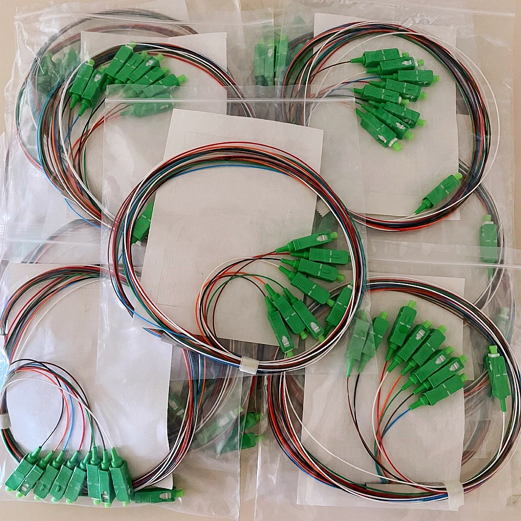 30pcs SC/APC 1X8 PLC Splitter 0.9mm Steel Tube 1m Fiber Optic Splitter FTTH Optical Fiber Connector 1*8 SC APC Free Shipping