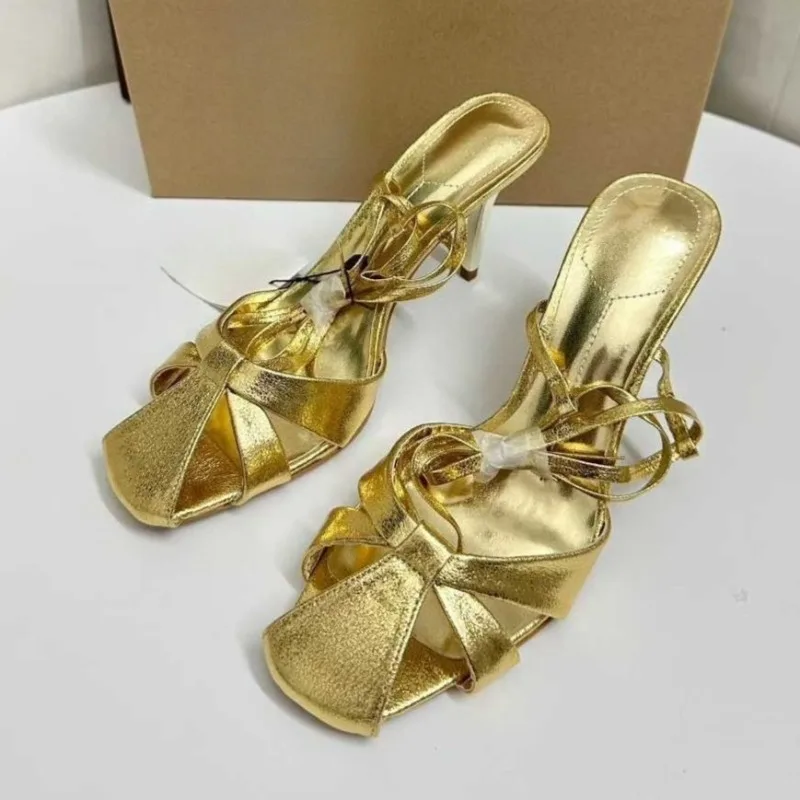 

Элегантные брендовые женские туфли для вечеринок, сексуальные современные сандалии с ремешком на щиколотке и квадратным носком, роскошные атласные свадебные современные сандалии на высоком каблуке