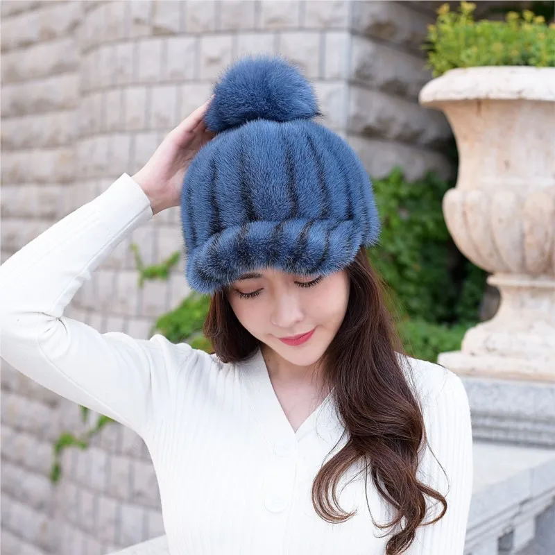 

New duck-tongued knight hat pom-pom casual fur face-enhancing small leather women's