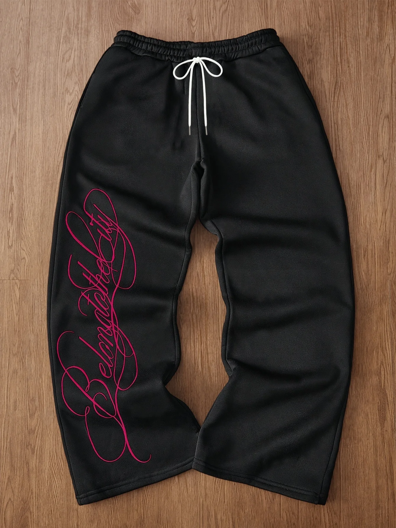 Herren Oversize-Freizeithose Schwarz Elegantes Schriftzug-Design Elastischer Bund Weites Bein Täglicher Streetstyle Jogginghose Kinder – Detail 9