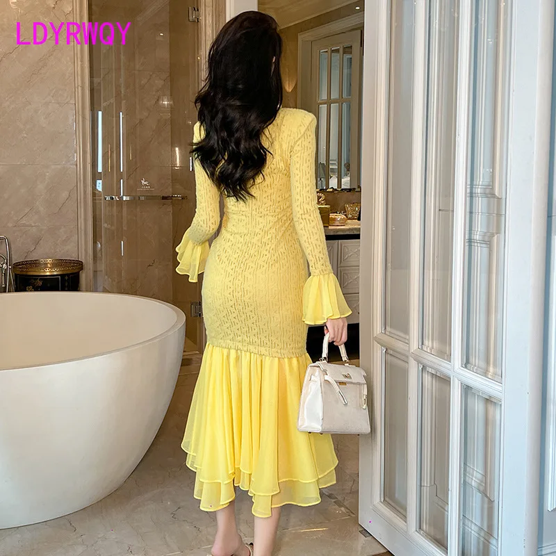 2023 Autumn and Winter New Women\'s Fashion French Square Neck Flare Sleeve Slim Fit Wrap Hip Knitted Fishtail Dress