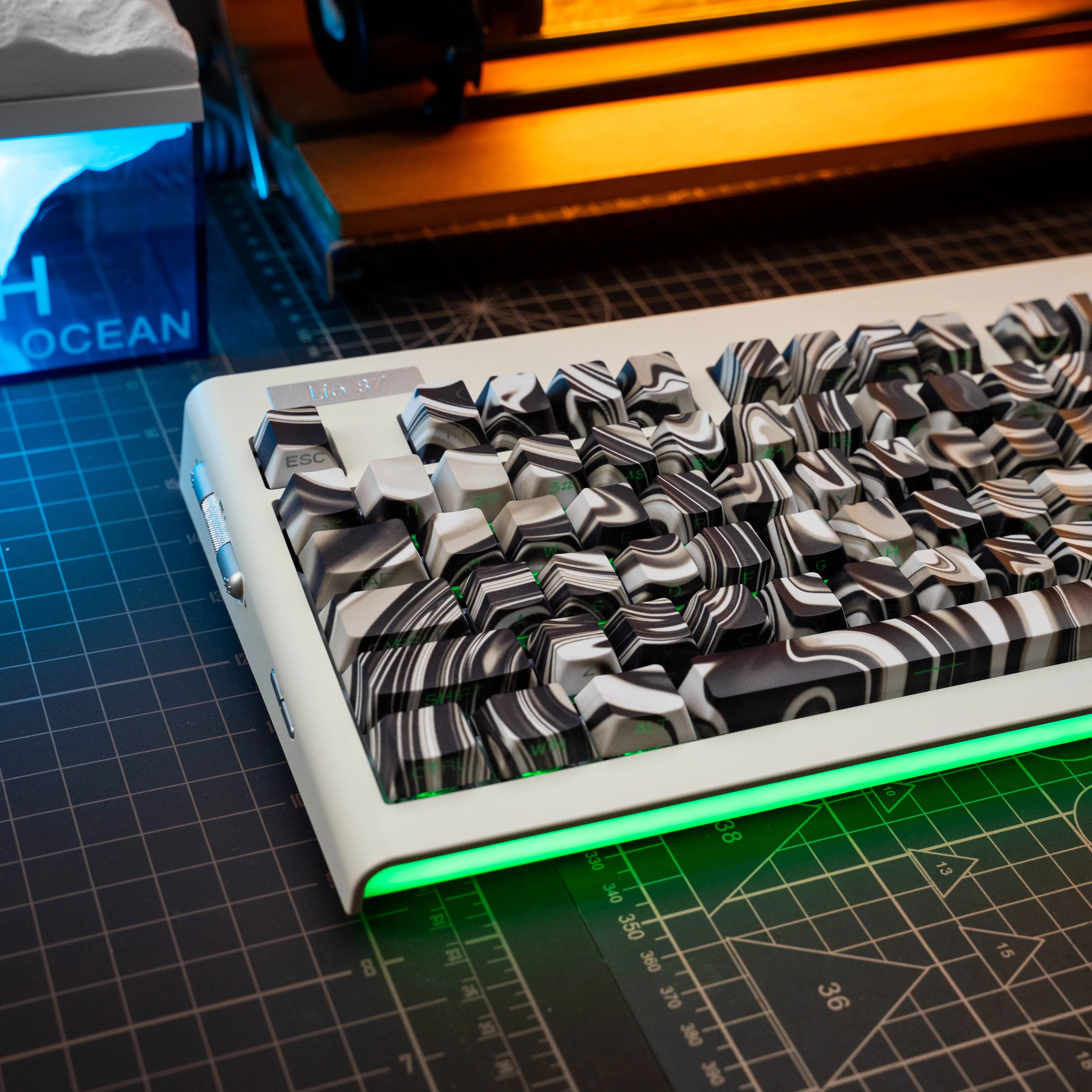 Side-Engraved Translucent Keycaps Cherry Pbt Smudged Retro Chinese Style Keycaps Disordered Theme Customized 120Keys