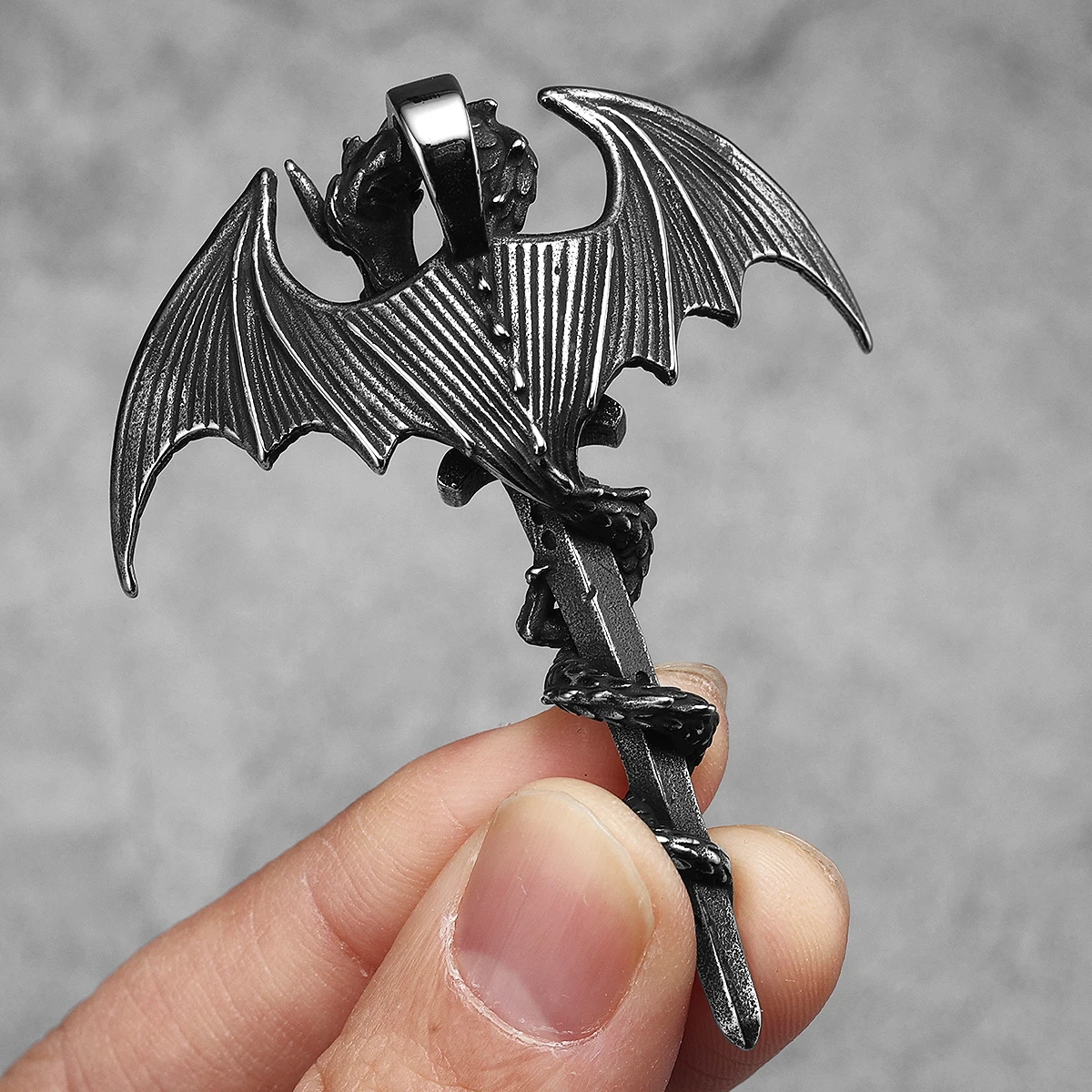 التنين القتل السيف الرجال القلائد الفولاذ المقاوم للصدأ سلسلة بدلاية النساء فاسق مجوهرات الأزياء اكسسوارات جديدة الهدايا بالجملة