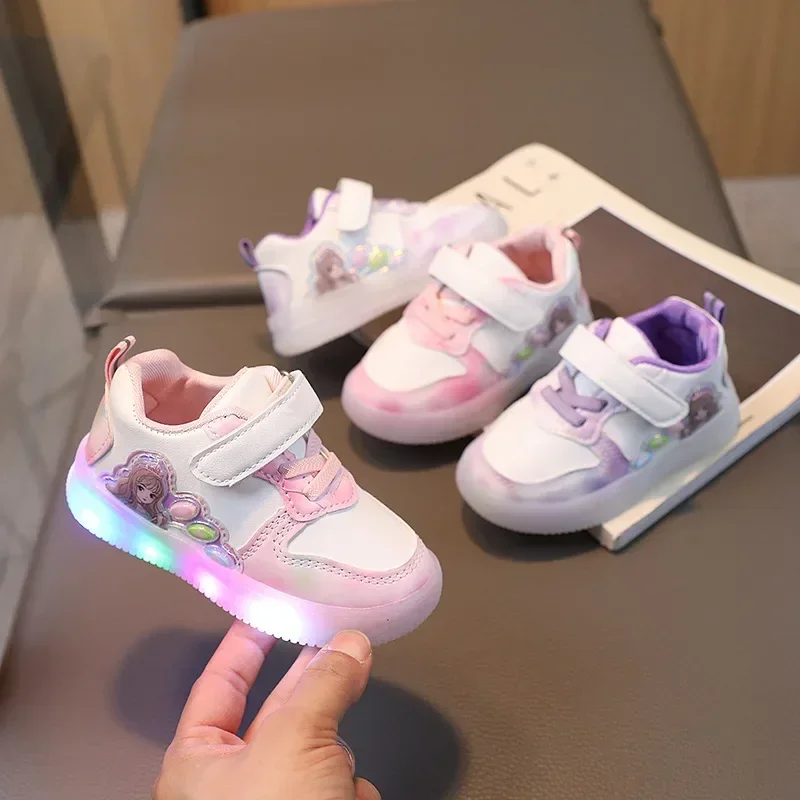 Sepatu Anak Musim Semi dan Gugur 2024, Model Kartun dengan Gesper Ajaib dan Lampu, Sepatu Anak Perempuan Lucu dan Kasual