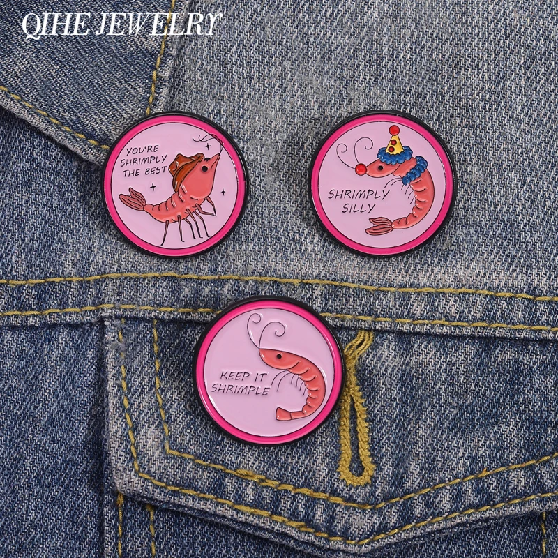 Garnelen Wortspiel Phrase Brosche Emaille Pins Clown Shrimply Silly Keep It Shrimple Metall Broschen Kleidung Revers Abzeichen Spaß Schmuck Geschenke