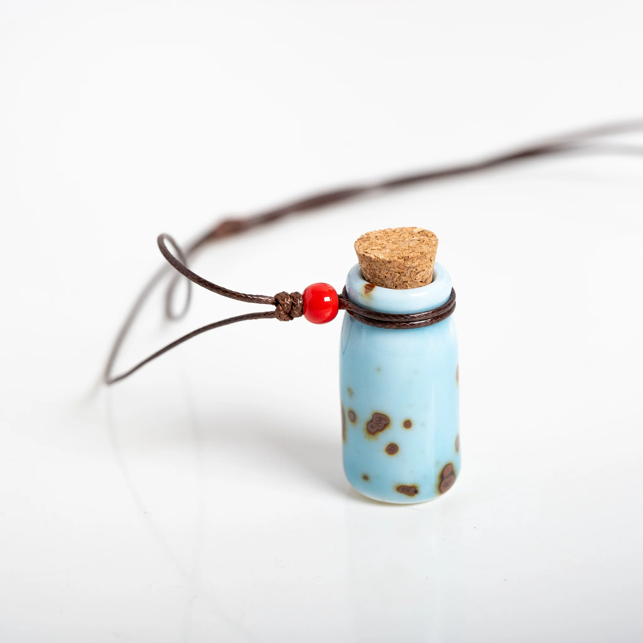 Ceramic Perfume Bottle Necklace Handmade Adjustable Wax Cord Essential Oil Diffuser Pendant Vintage Aromatherapy Jewelry Gift S0