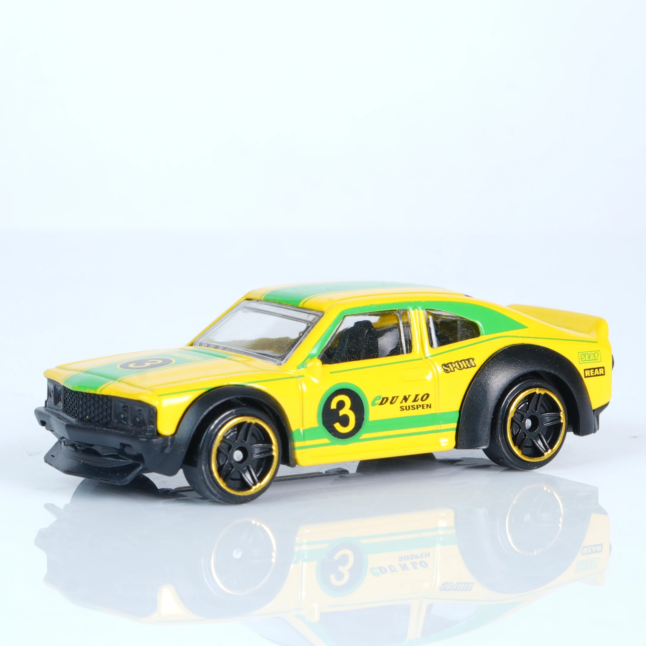 1:64 New Cool Alloy Die-Cast Racing Car Model Toy Boys' Accessories Decoration Collection Car Enthusiasts' Christmas Birthday Holiday Gift Realistic and Exquisite