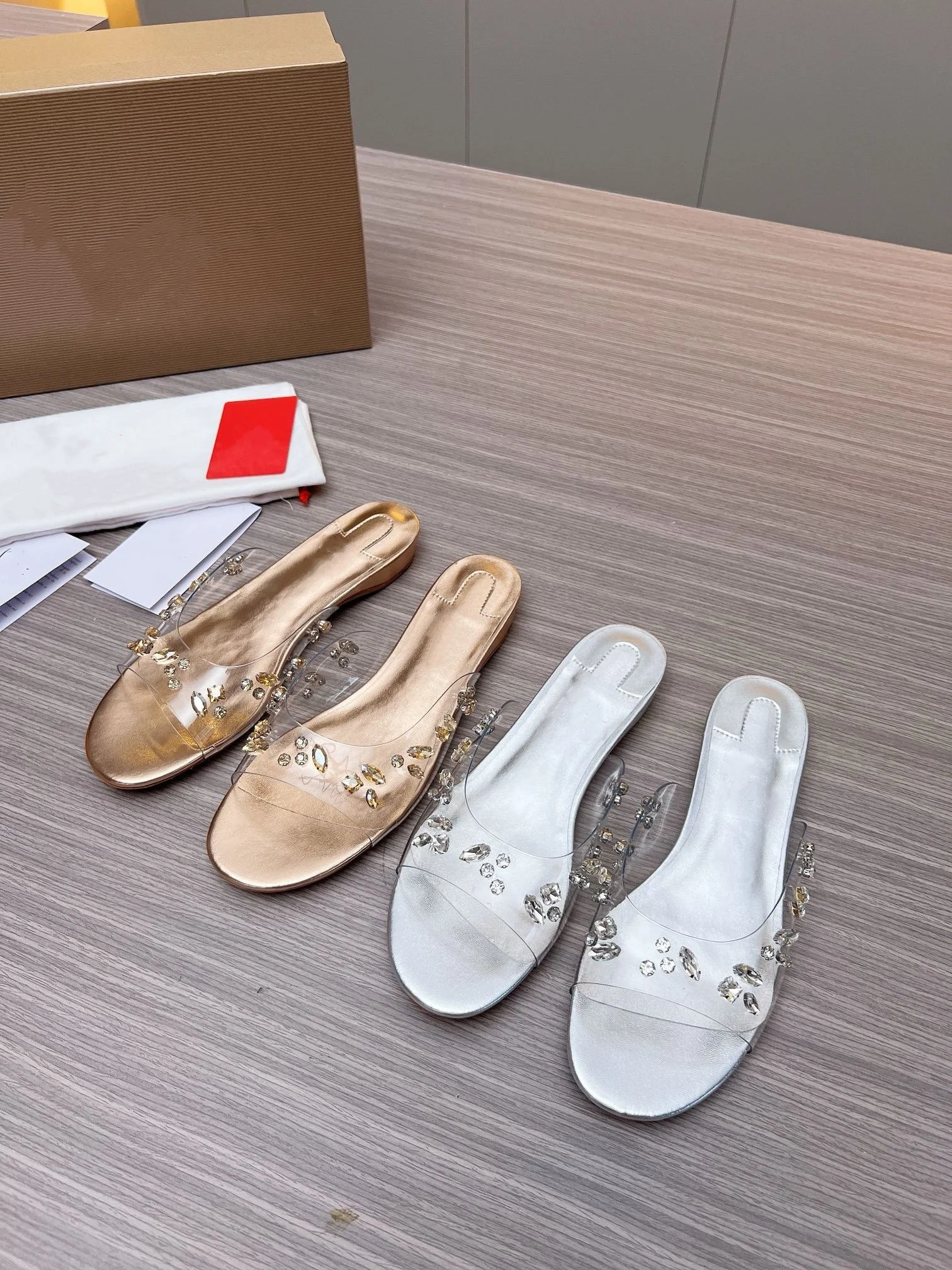 

24 years spring and summer new sandals, women's fashion sandals, TPR upper sheepskin lining, SIZE35-43
