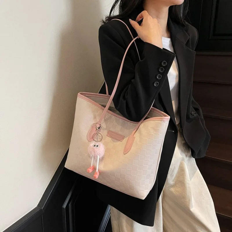 

Versatile Leather Tote Bags For Women Messenger Bag From Luxury Brand By Famous Desinger Popular Classic Elegant Ladies