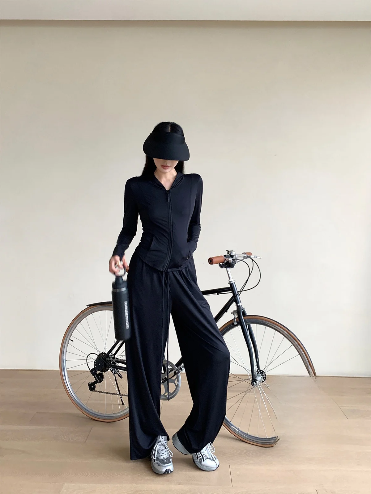 

Спортивный комплект ZhouMiao UPF50: женские брюки и лонгслив с капюшоном, защита от солнца и насекомых, нейлон, застежка-молния, модный дизайн.