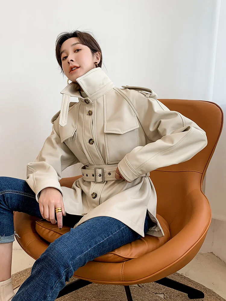 

2024 Spring Women's New High Quality Sheepskin Coat Genuine Leather Jacket Women White Single Breasted Workwear Small Coats