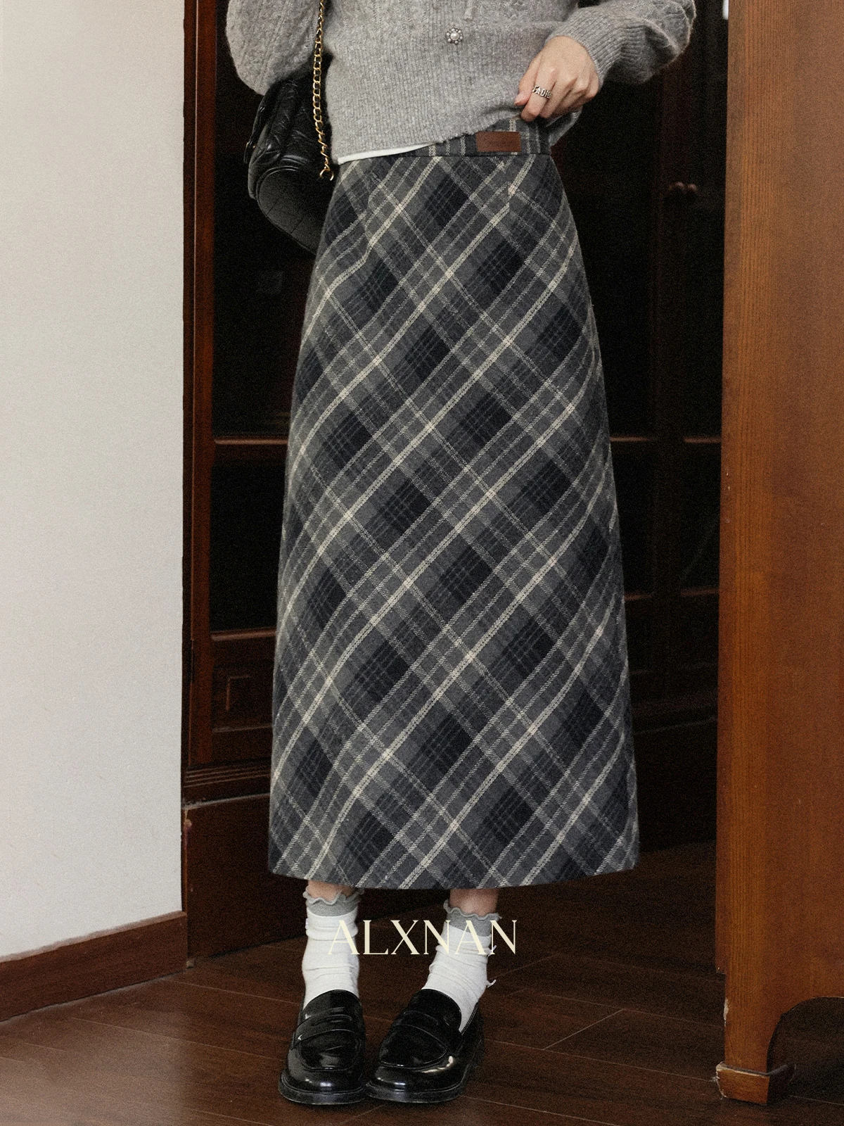 

ALXNAN Black Gray Plaid Skirt Women Vintage Elegant Long A-line Casual Skirts 2025 Autumn Office Lady Female Clothing L569189