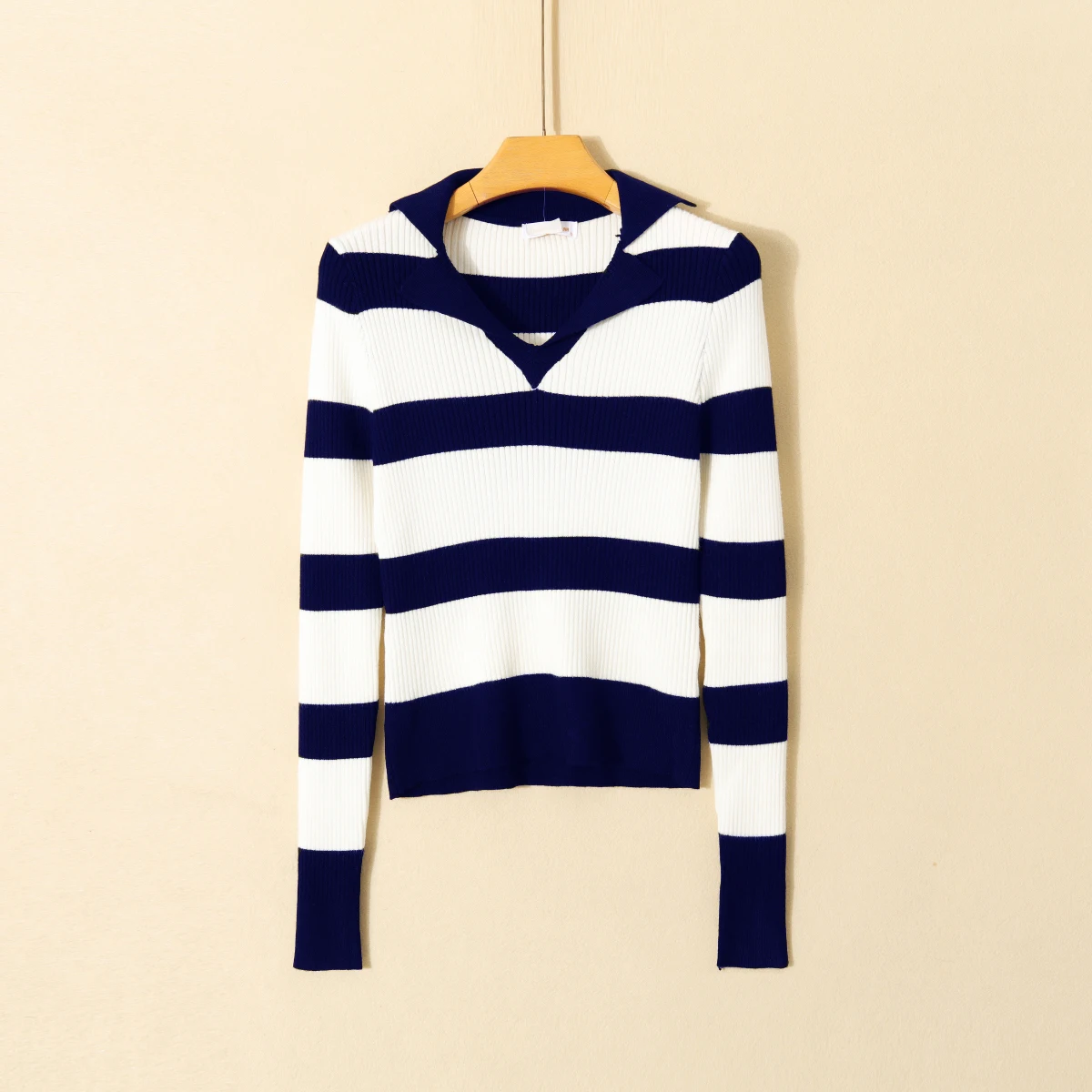 

Slimming Effect V-Ne Knitted Long Sve Casual Top Warm Base Layer Loose Fit Turn-down Collar Color Blo Striped Sweater