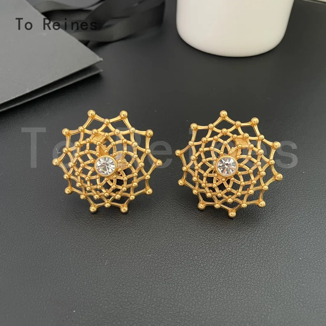 

To Reines 2024 Vintage Jewelry Classics Gold Hollow Large Ear Clip Crystal Earrings Women Luxury Designer Brand Jewelry