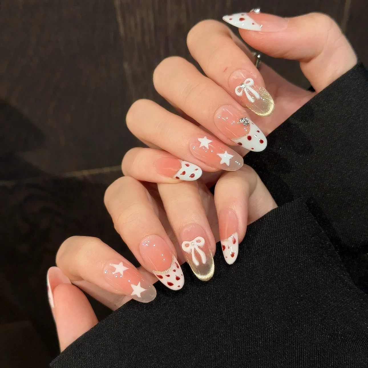 

10pcs Cat's Eye Sweet Wind Polka Dot Bow Nail Art Pieces Cool Full Coverage of Fake Nails Suitable for Women and Girls Category