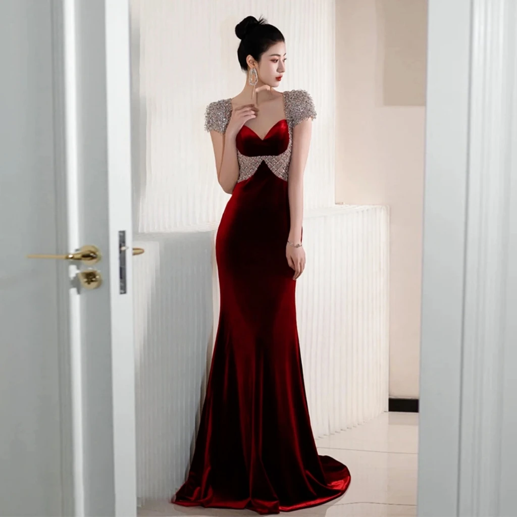 Wine Red Velvet French Celebrity Dresses Backless Short Sleeves Mermaid Floor Length Party New Senior Luxury Prom Gowns