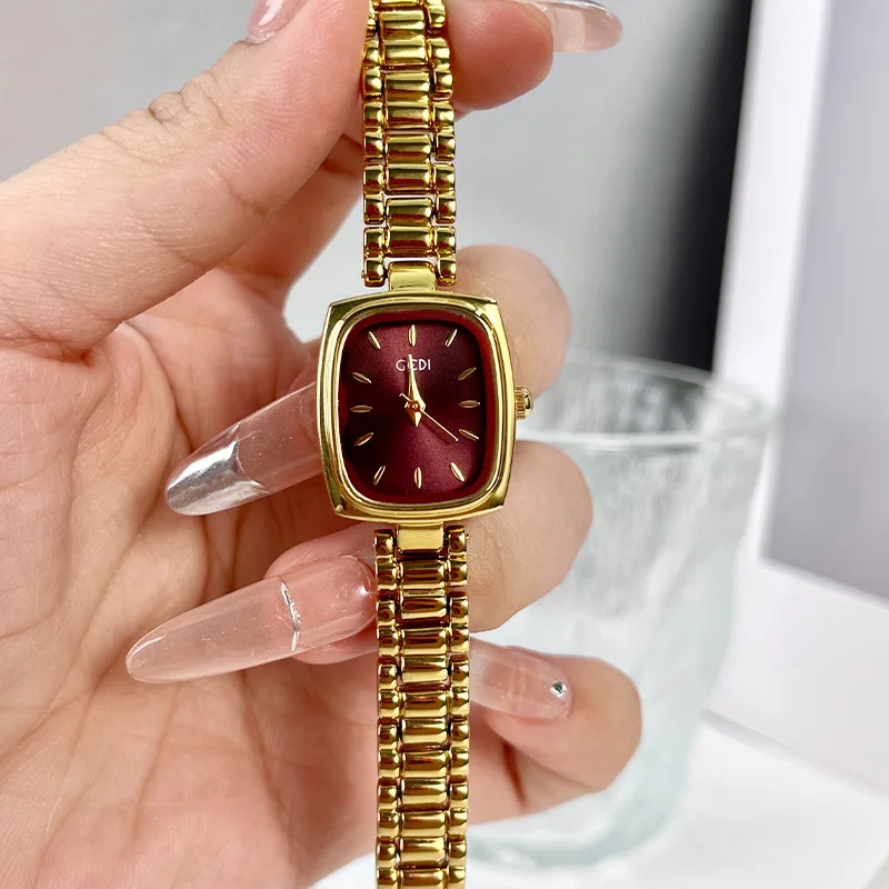 Bracelet Watch Retro TV Niche High-End Gold Watches Steel Strip Waterproof Small Dial Women's Fashion Quartz Clock Wristwatches