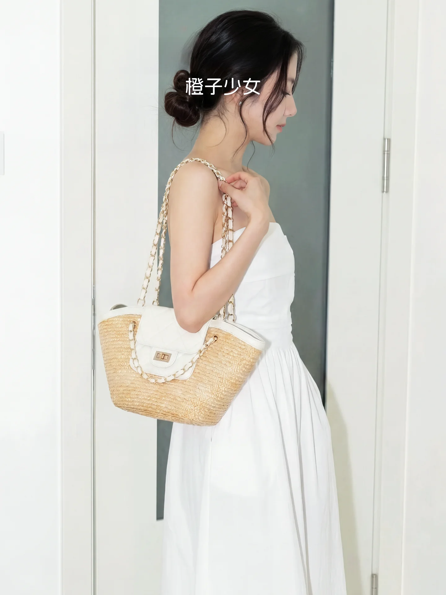 

Beach Vacation Style Handwoven Straw Bag for Women Orange Girl Summer New 2026 Soft Medium Hardness Alloy Buckle Handbag