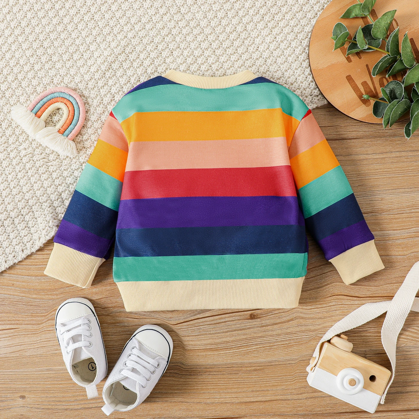 PatPat Baby Boy/Girl Heart & Letter Print Rainbow Colorblock Long-sleeve Sweatshirt