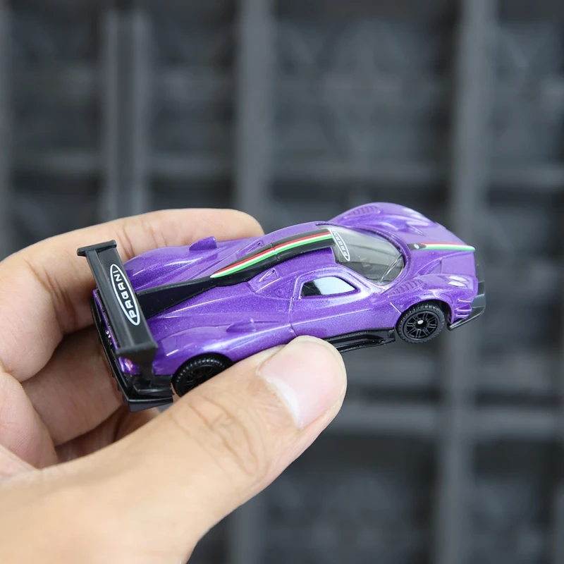

Модель автомобиля Pagani Exquisite Edition из сплава, масштаб 1:64, статическая миниатюрная модель для рабочего стола, подходит для коллекции.