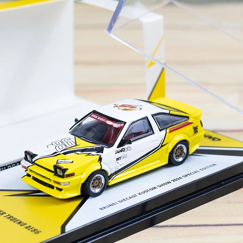 INNO 1:64 AE86 SPRINTER TRUENO ALLOY CAR MODEL