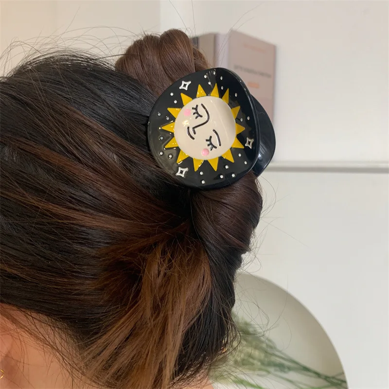 1pc Black Dreamy Star Moon Round Grip Shark Clip Personalized Hair Grab Hair Clip Hair Accessories Women\'s New Style