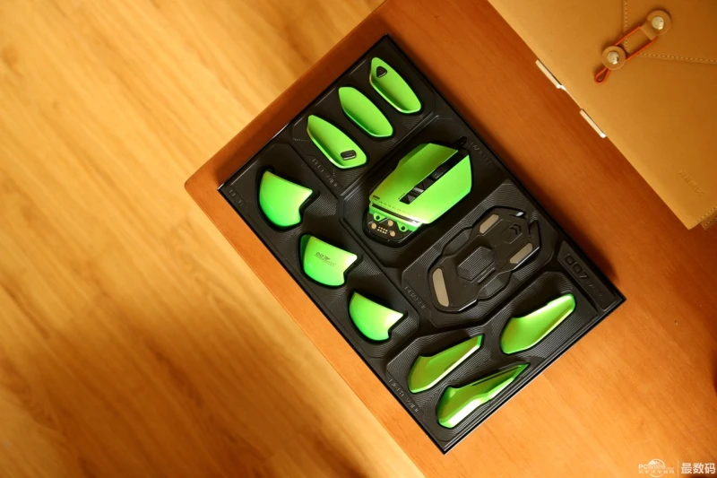 

James Donkey 007 Modular Mouse Fluorescent Green DIY Assembled Gaming Esports 3D Detachable Laser Wired Mouse 8200DPI