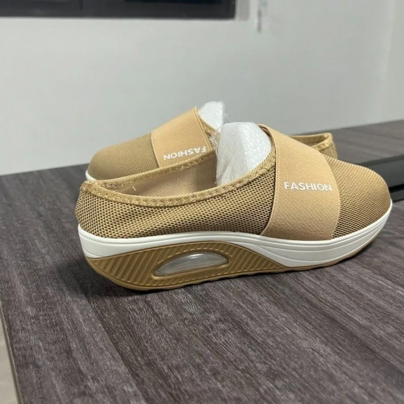 Damen-Schuhe: Bequeme Slip-On Orthopädische Diabetiker-Plateau-Pantoletten, Leichte Mesh-Slipper mit Keilabsatz, Damen-Sneaker – Detail 6
