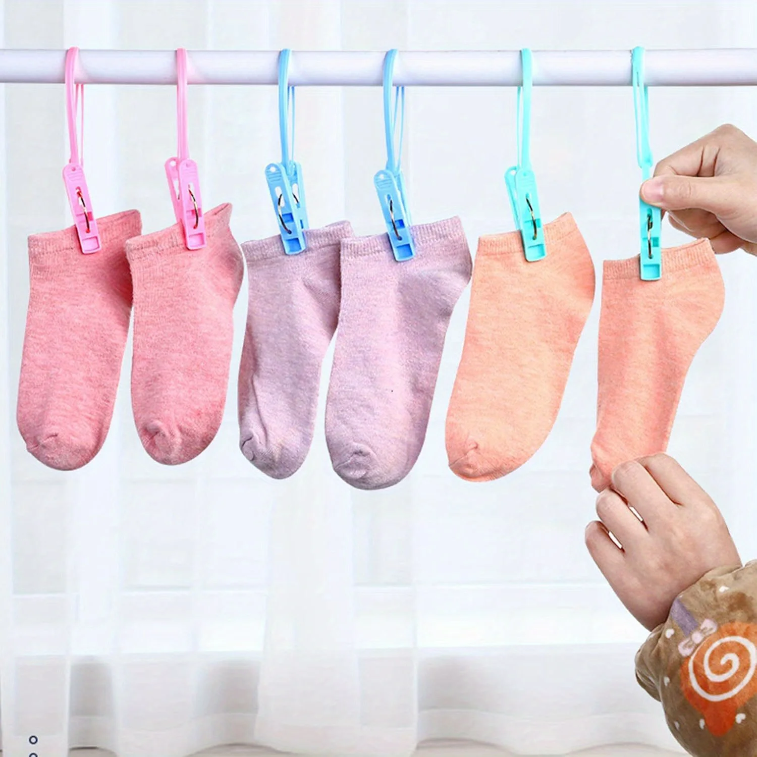 60 قطعة من مشابك المناشف العملاقة مع حبل مقاوم للرياح، وحوامل مناشف المطبخ الصلبة، ومشابك الغسيل للجوارب والملابس الداخلية