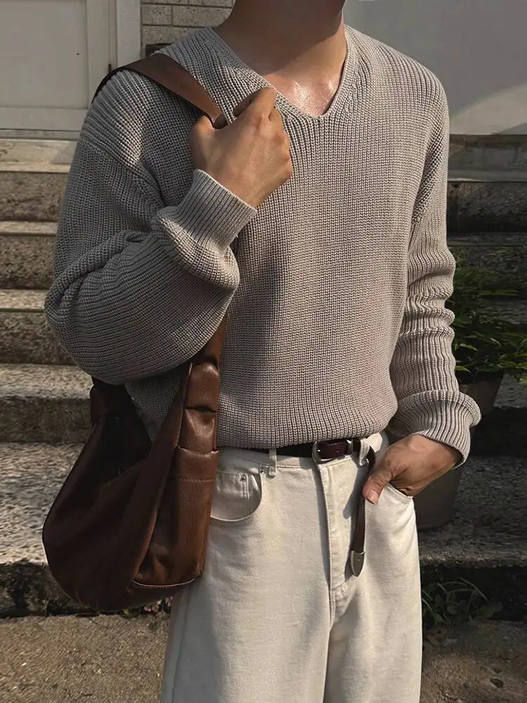 

SYUHGFA нишевый дизайн, мужские свитера с v-образным вырезом, однотонные свободные вязаные топы, осень 2021, мужские пуловеры, модный корейский стиль