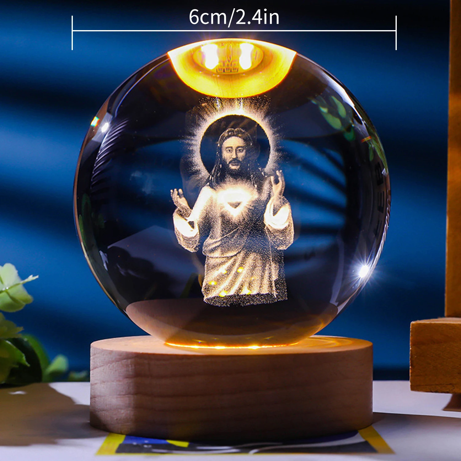 Sfera di cristallo 3D Gesù Galassia Luci decorative Base in legno con sfera di cristallo da 6 cm Pianeta Luce notturna Intaglio laser Regali per le vacanze