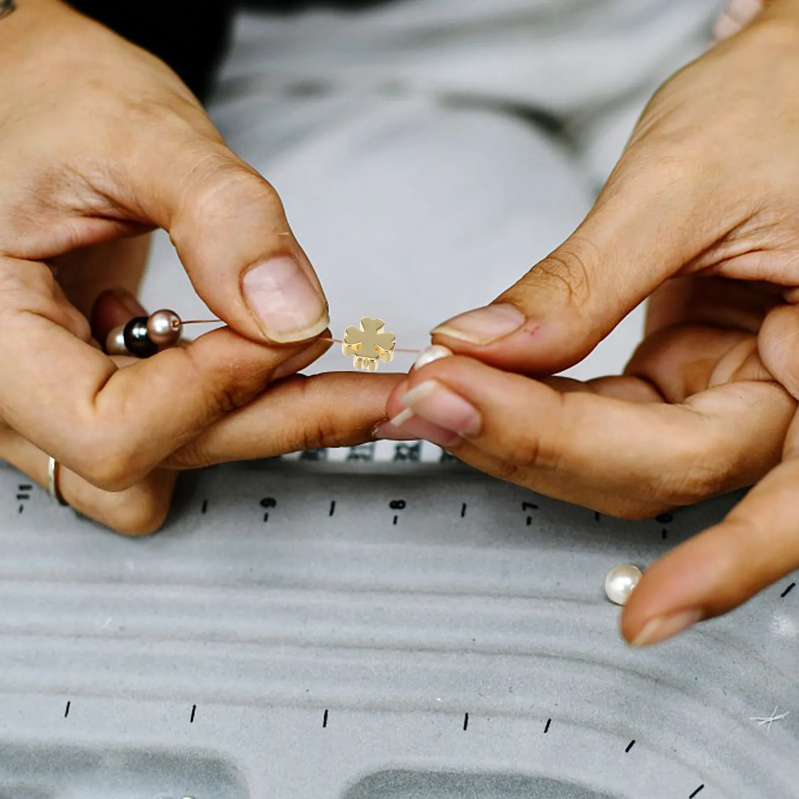 

60Pcs Four Leaf Spacer Beads High Quality Alloy Loose Beads for DIY Jewelry Necklace Bracelet Wreath Craft Decoration