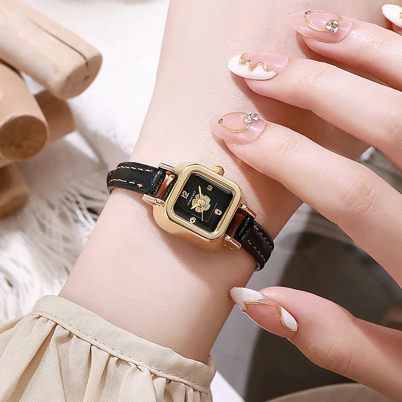 2024 New Fashion Women Luxury Watches Ladies Wrist Watches Women Flower Leather Square Quartz Watch For Gifts Relogio Feminino