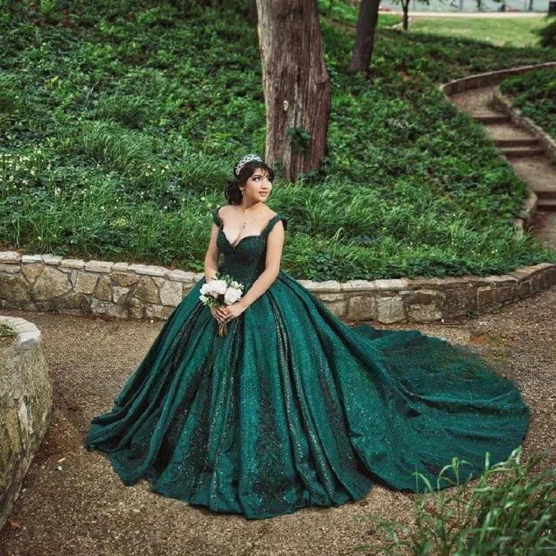 Sparkly Green Quinceanera Dresses Ball Gown Appliques Sequined Beads Birthday Prom Dresses Graduation Gowns Vestidos De 15