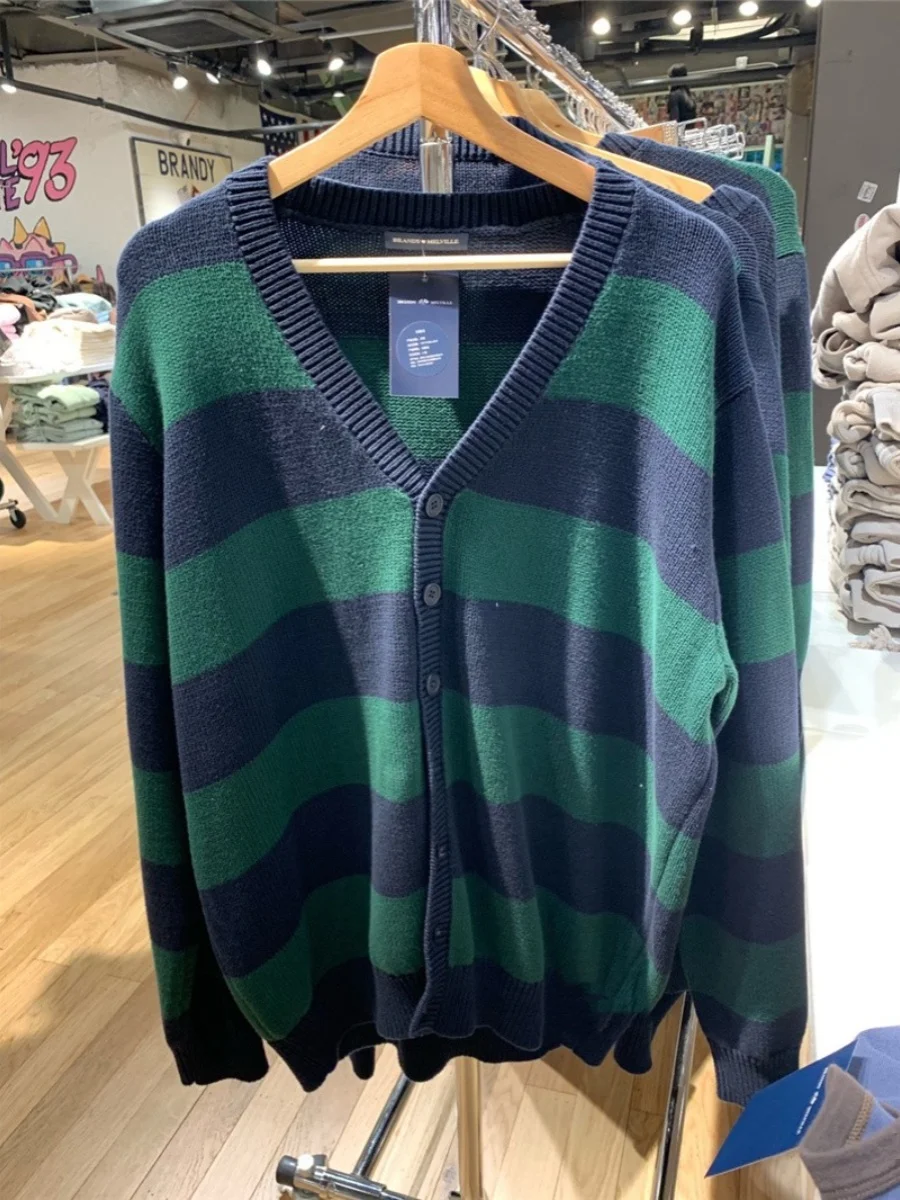 

Американский винтажный вязаный свитер-кардиган на пуговицах в полоску с V-образным вырезом, длинными рукавами, свободного кроя, стандартной длины, в уличном стиле