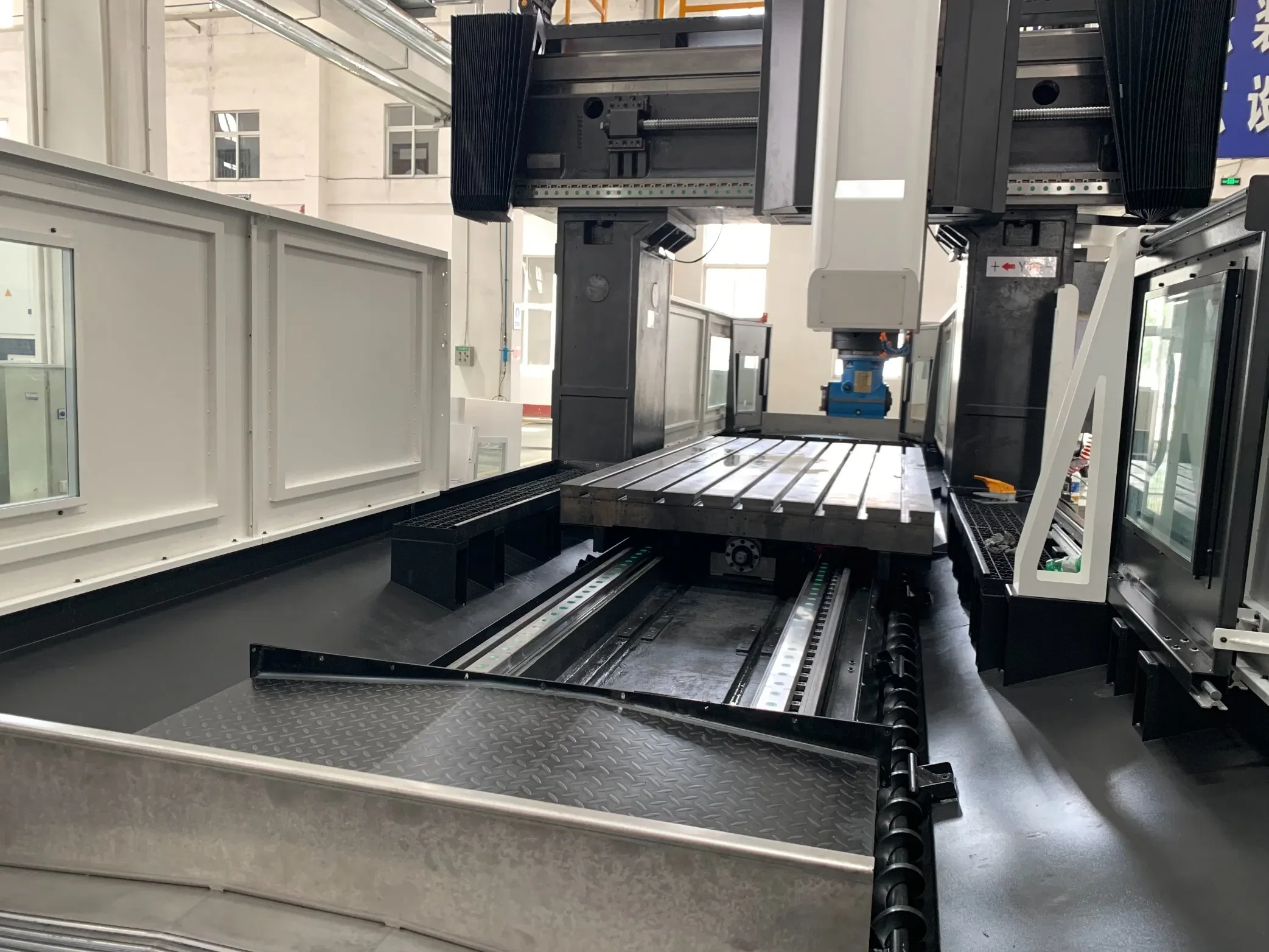 2040# CNC Gantry Type Heavy Cutting Machining Center with Knd System