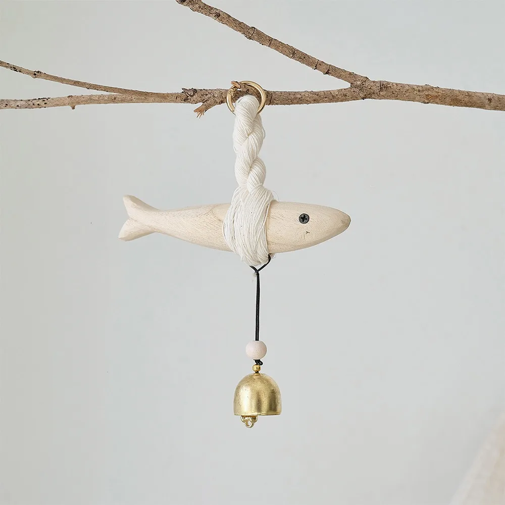 

Creative Handmade Wood Fish Door Bell Hand Carved Lightweight Fish Wall Decoration Lucky Rustic Wooden Fish Sculpture Bedroom