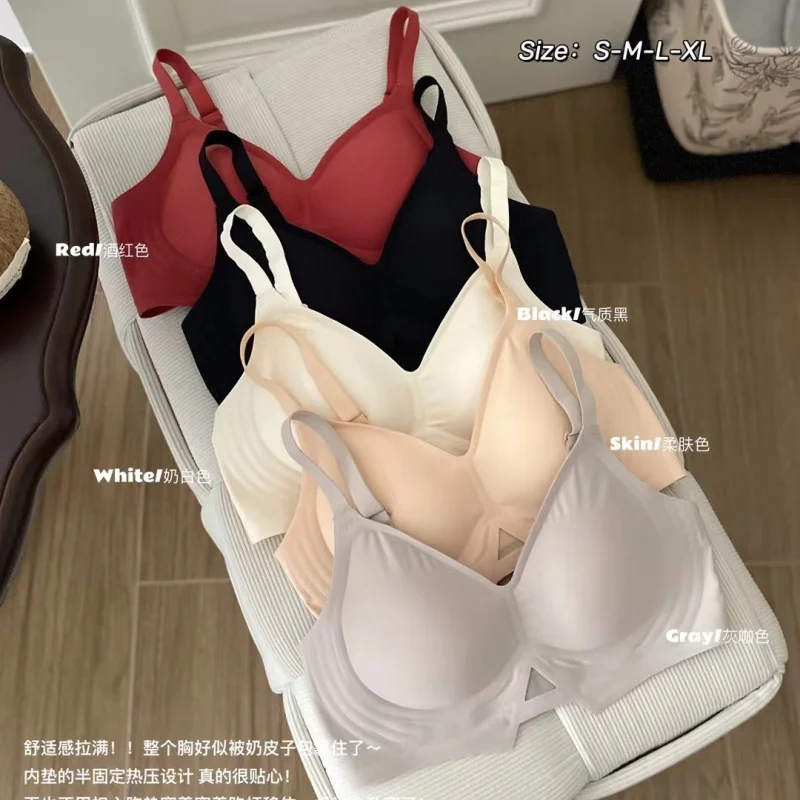 夏に集まる貧乳女性のための跡のない下着薄いスポーツビューティーベスト風固定カップリングレスブラ