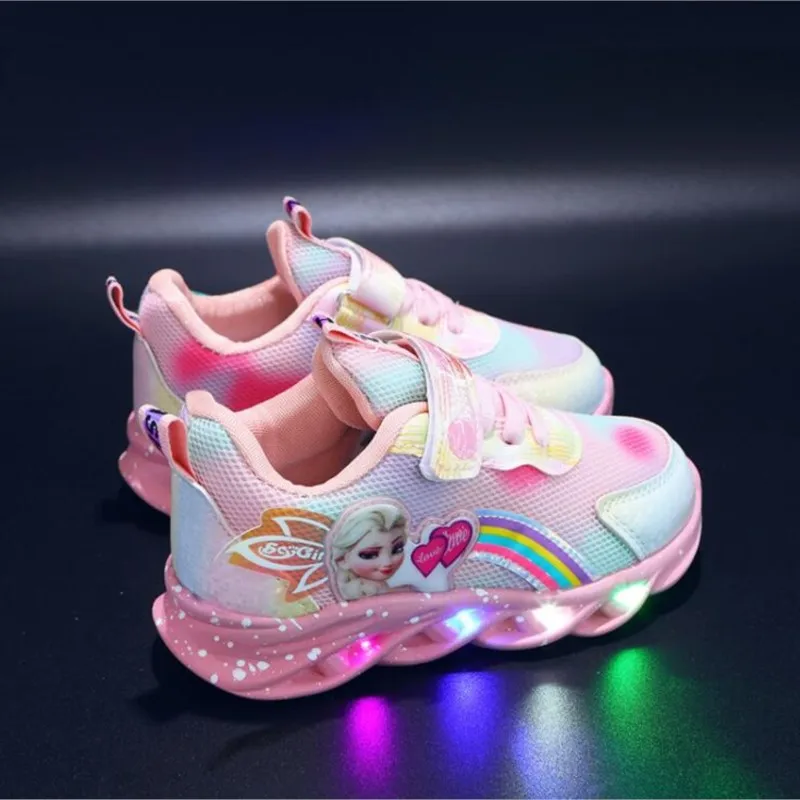 Nuove scarpe da ginnastica Casual a LED per ragazze primaverili Frozen Elsa Princess Print scarpe da esterno scarpe sportive antiscivolo illuminate