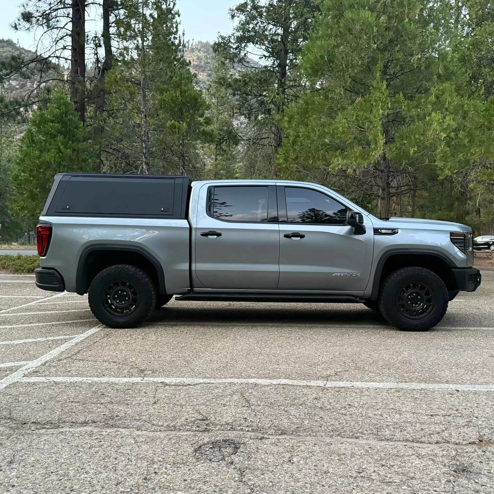 

Wholesale 4x4 Pickup Truck Bed Cover Aluminium Tub Canopy Stainless Steel Accessories for Amarok 2011-2022 Ranger Locking