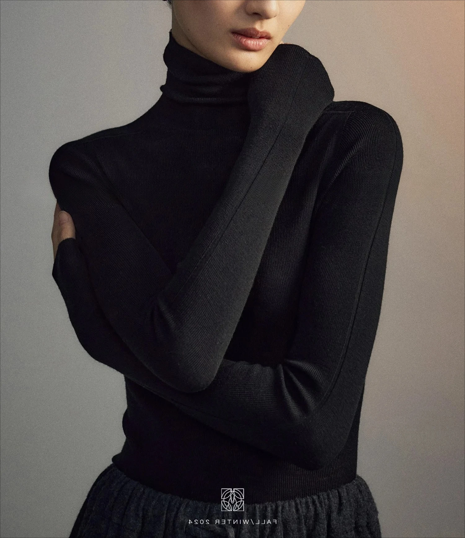 Capa base de desplazamiento premium, top sin costuras de lana italiana Super160 de 18G, térmico cálido de cuello alto, ropa de invierno lavable de lujo