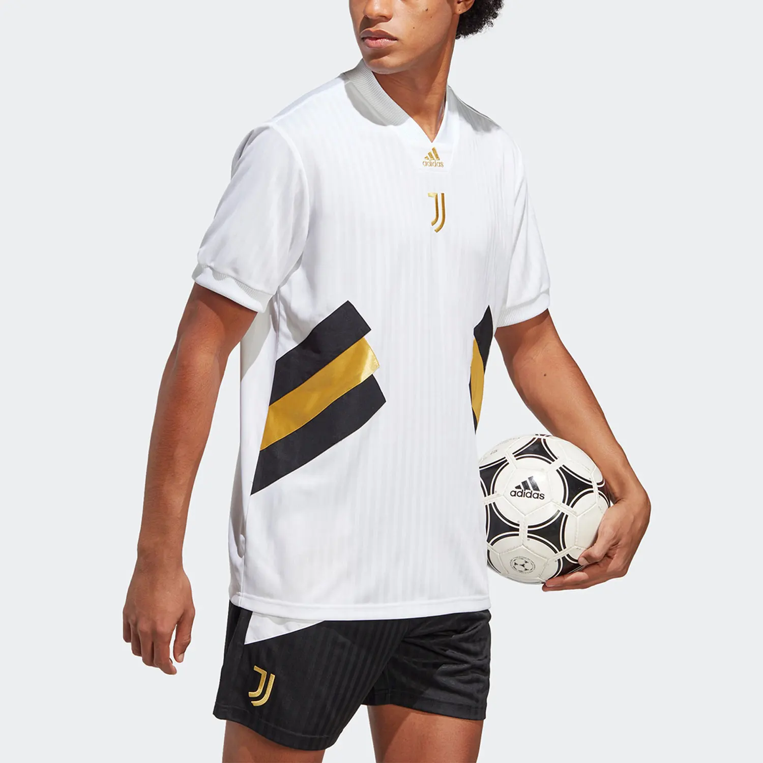 

Мужская футбольная майка Adidas Official Genuine Juventus с коротким рукавом HS9807