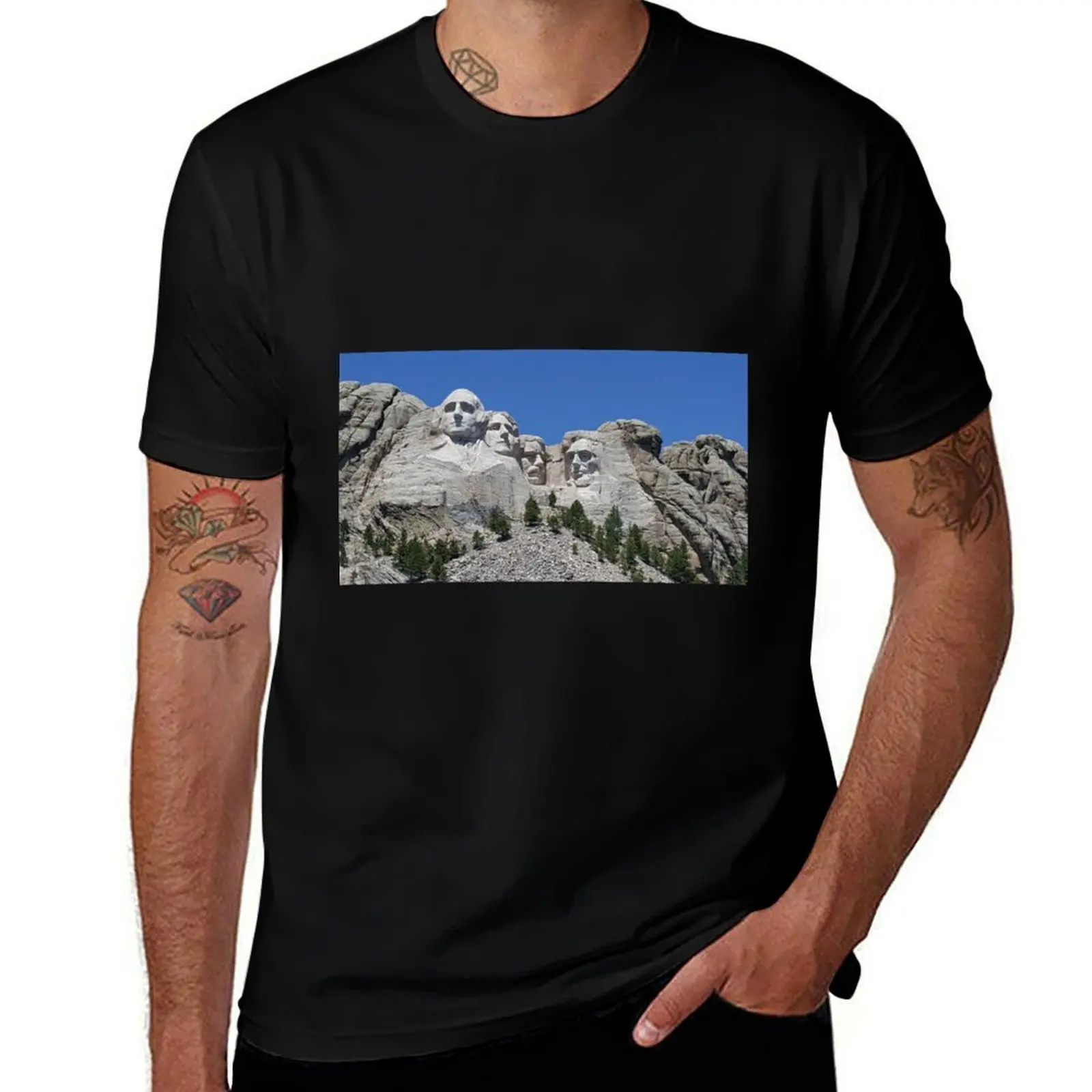 Black Hills Presidents Monument Mt. Rushmore, South Dakota T-Shirt Plus Size Short Sleeve T-Shirt