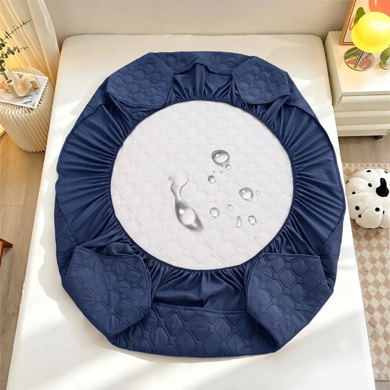 1 Waterproof bed sheet padded luxury pet urine-blocking mattress cover and stain- and dust-proof bedding cover.