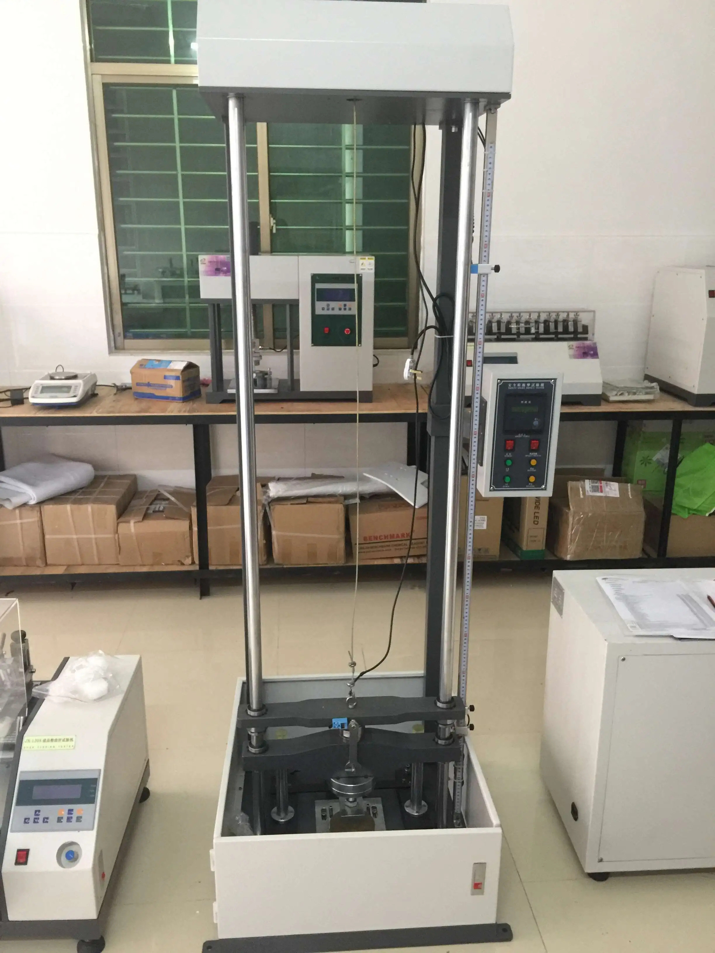 ISO 20345 ASTM F2412 F2413 آلة اختبار الضغط والثقب لأحذية الأمان